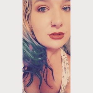 Meet your Posher, Phoenix